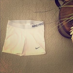 Nike pro shorts white